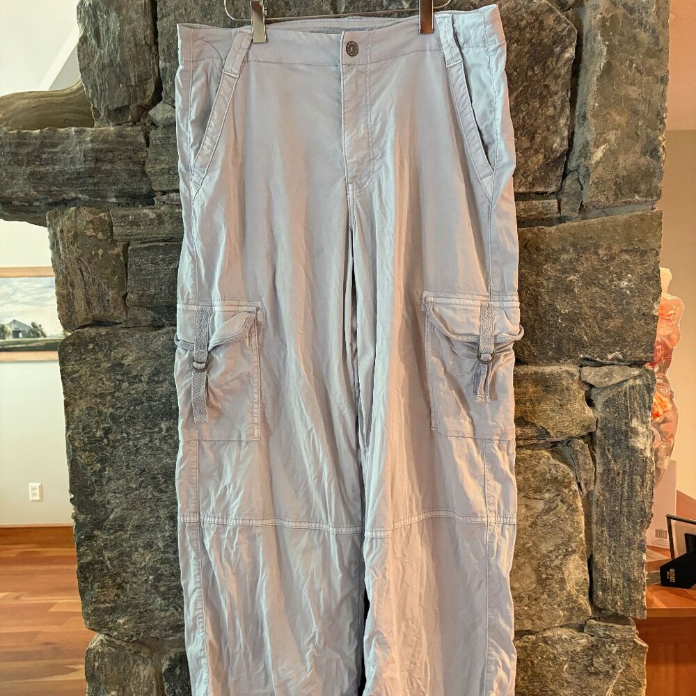 AMERICAN EAGLE SOFT, LOOSE FITTING CARGO PANTS: SIZE 10L - BLUE MIST - LIKE NEW